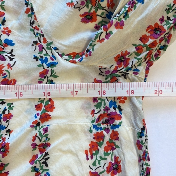 Maeve Anthropologie Hiver Floral Peasant Blouse Crochet Pleated Buttons Size 10 - Picture 14 of 16